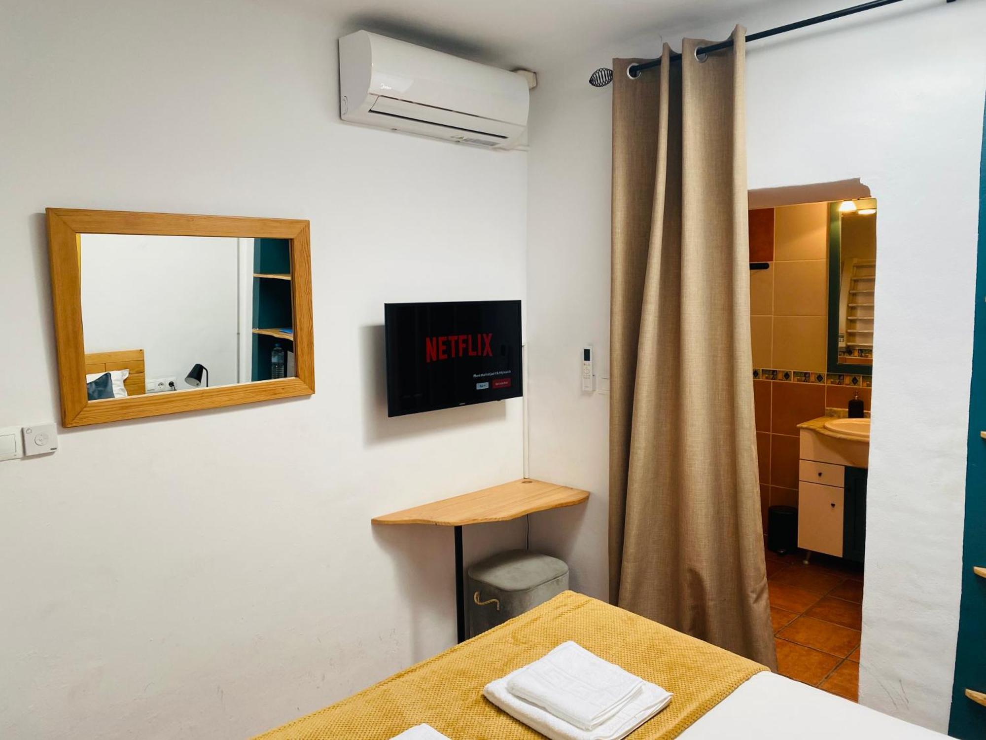 Room With Bathroom In Private House Casa Mar Torrox Exterior foto